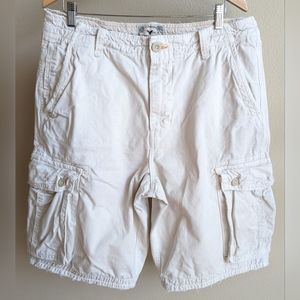 American Eagle Shorts Y2K Mens 34 White Longer Length Distressed Cargo Shorts